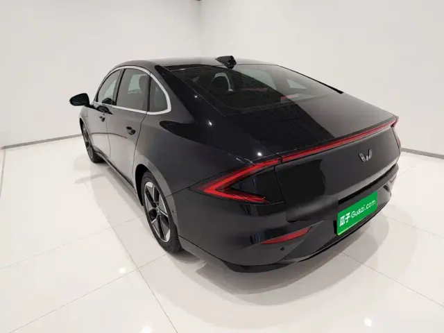 Wuling Starlight — Фото автомобиля 4