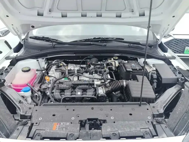 Roewe i5 — Фото автомобиля 16