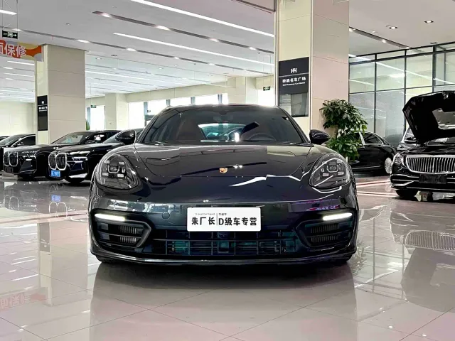 Porsche Panamera — Фото автомобиля 2