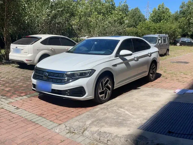 Фотография автомобиля — Volkswagen Sagitar