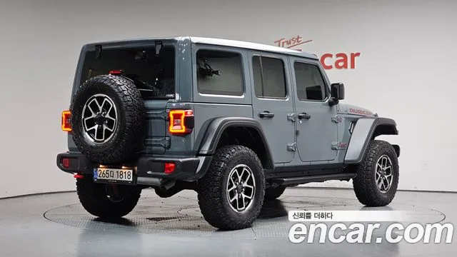 Фотография автомобиля — Jeep Wrangler JL