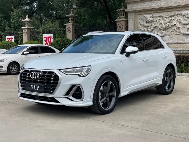 Фотография автомобиля — Audi Q3