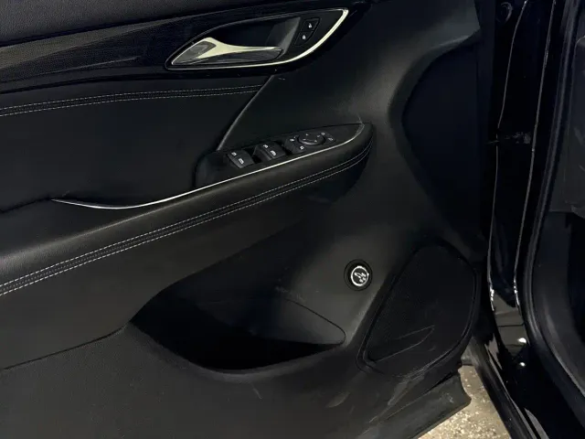 Buick Envision Plus — Фото автомобиля 8