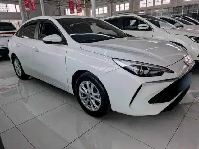 Roewe i5 — Фото автомобиля 8