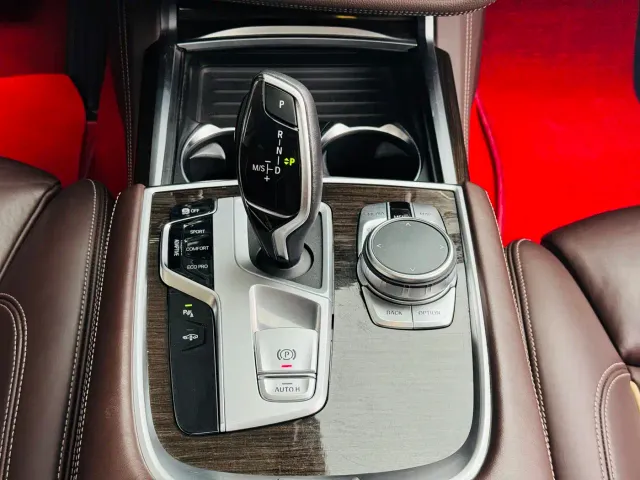 BMW 7 Series — Фото автомобиля 24