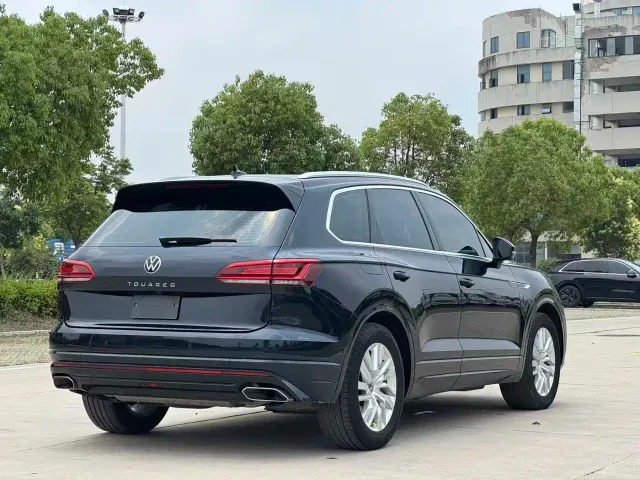 Volkswagen Touareg 2022 2.0TSI Rui Shang Edition — Фото автомобиля 8