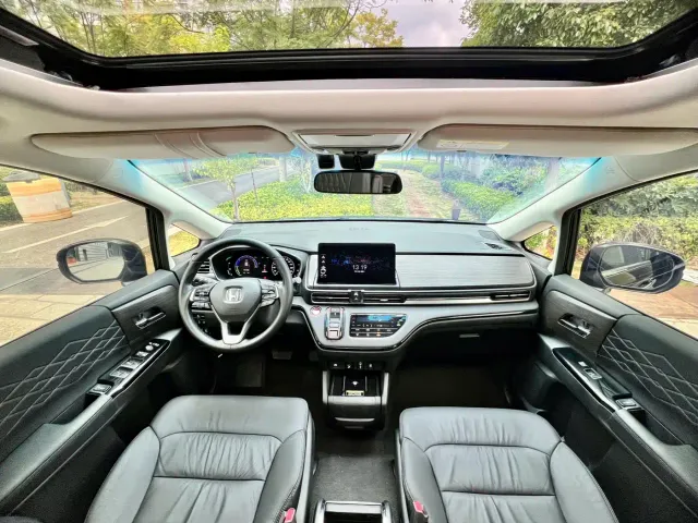 Honda Elysion — Фото автомобиля 12