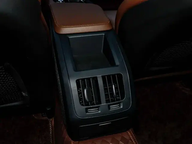 Volvo S90 — Фото автомобиля 23