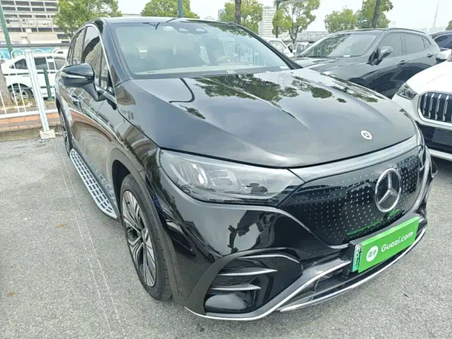 Mercedes-Benz EQE SUV — Фото автомобиля 3