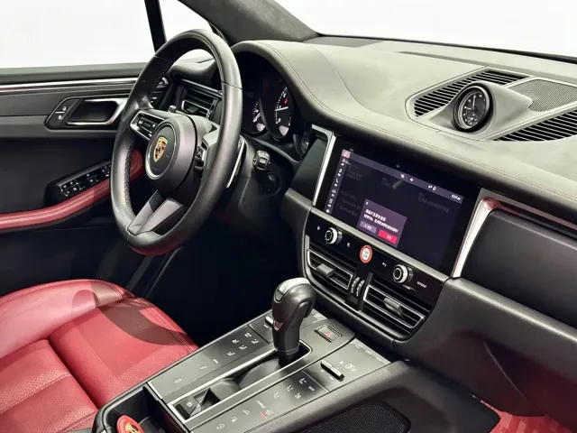 Porsche Macan — Фото автомобиля 16