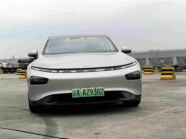 Xpeng P7 — Фото автомобиля 6