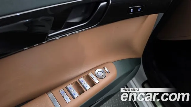 Hyundai Grandeur Grandeur (GN7) 2.5 Бензин 2WD — Фото автомобиля 19