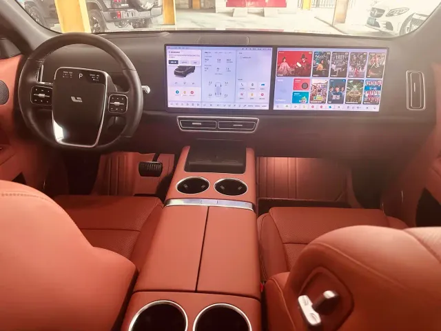 Li Auto L8 — Фото автомобиля 10
