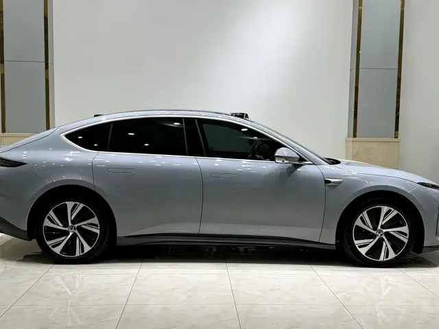 Nio ET5 — Фото автомобиля 4