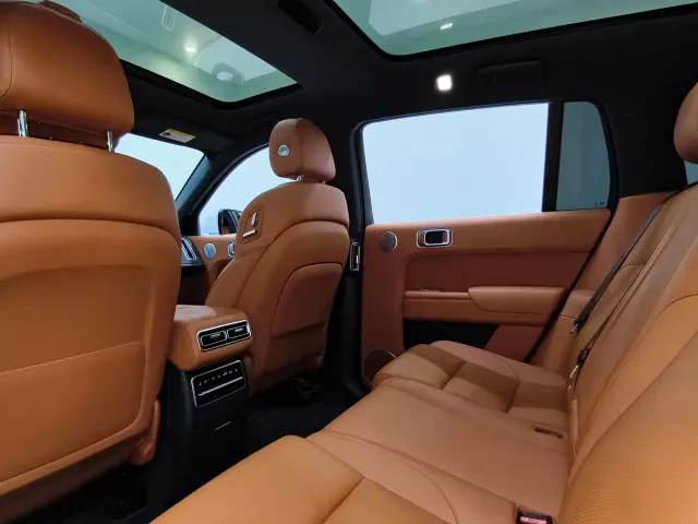 Li Auto L7 — Фото автомобиля 17
