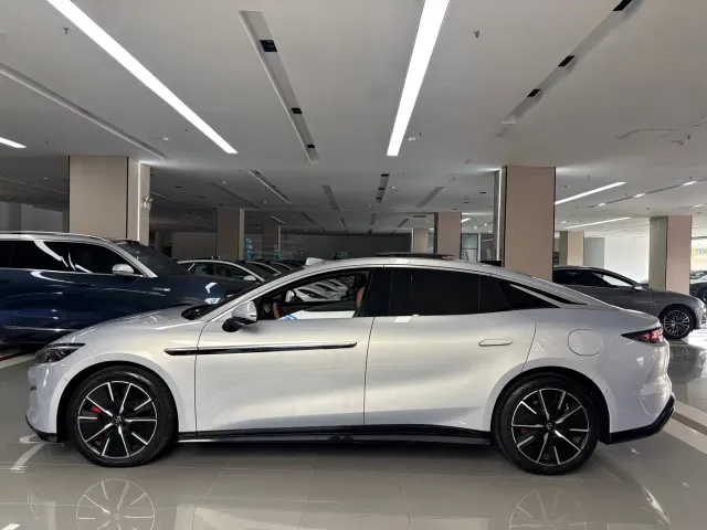 BYD Han L — Фото автомобиля 8