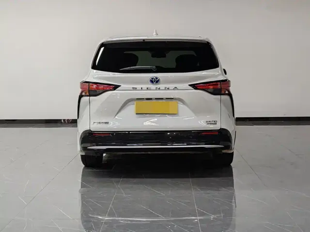 Toyota Sienna — Фото автомобиля 5