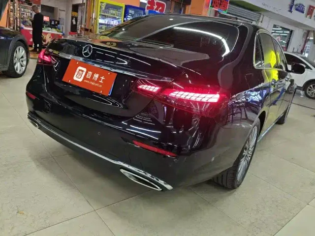 Mercedes-Benz E-Class — Фото автомобиля 4