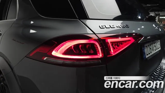 Mercedes-Benz GLE-Class — Фото автомобиля 19