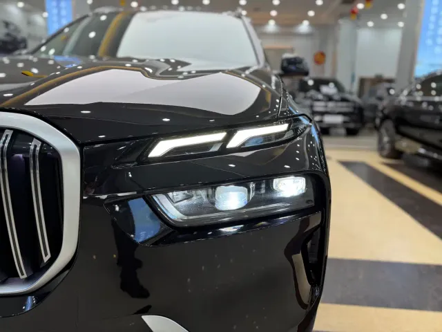 BMW X7 — Фото автомобиля 23