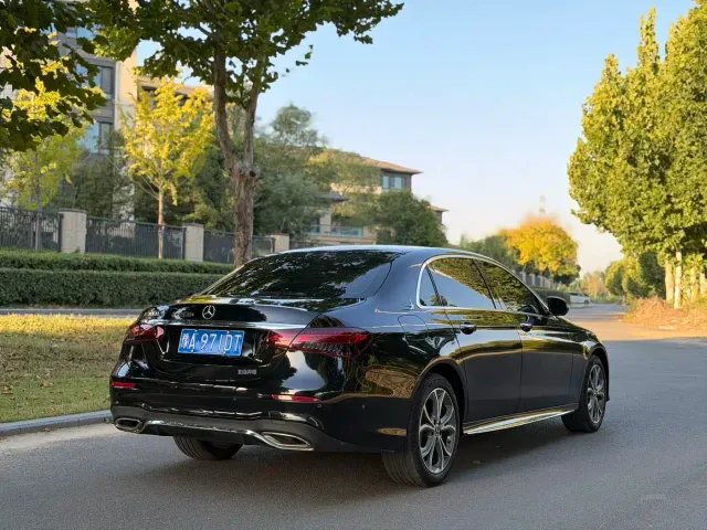 Mercedes-Benz E-Class — Фото автомобиля 9