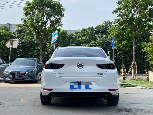 Mazda Axela — Фото автомобиля 9