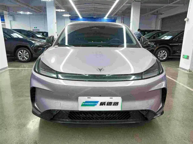 Arcfox T1 — Фото автомобиля 2