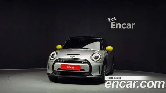 MINI Cooper Electric — Фото автомобиля 3