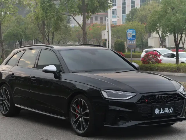 Audi S4 — Фото автомобиля 4