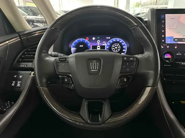 Toyota Vellfire — Фото автомобиля 10