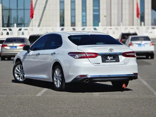 Toyota Camry — Фото автомобиля 6