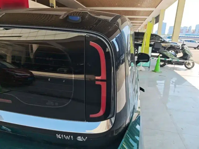 Baojun KiWi EV — Фото автомобиля 7