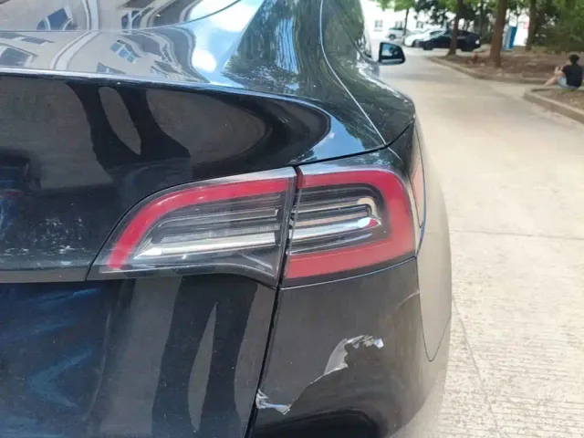 Tesla Model Y — Фото автомобиля 7