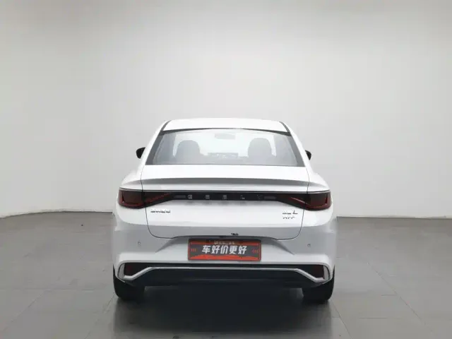 Geely Emgrand L — Фото автомобиля 4