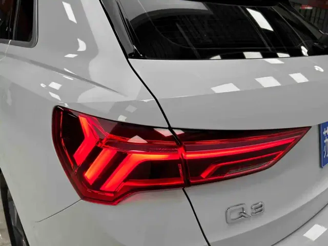 Audi Q3 — Фото автомобиля 24