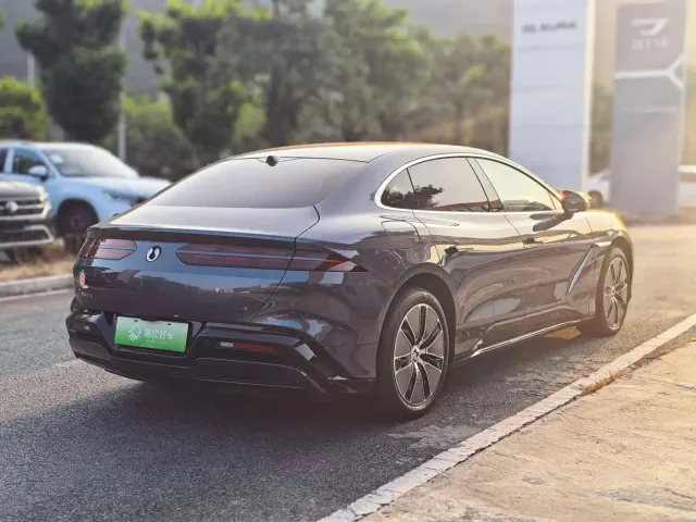 Denza Z9 — Фото автомобиля 7