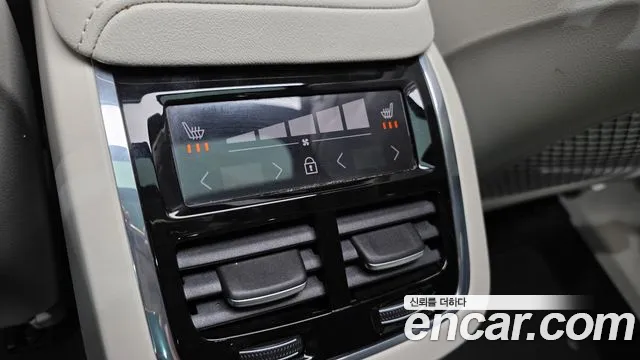 Volvo XC60 Generation 2 — Фото автомобиля 30