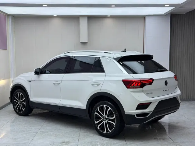 Volkswagen T-Roc — Фото автомобиля 6