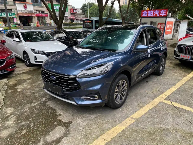 Ford Escape — Фото автомобиля 3