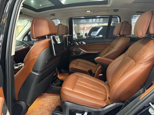 BMW X7 — Фото автомобиля 6