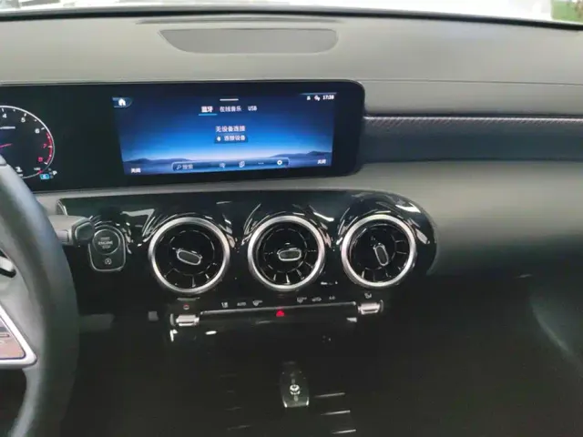 Mercedes-Benz A-Class — Фото автомобиля 13