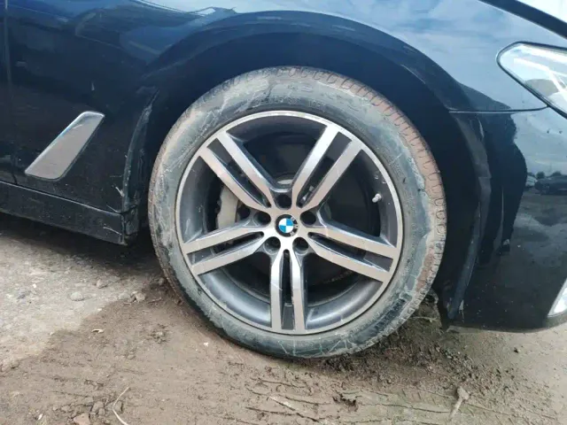 BMW 5 Series — Фото автомобиля 8