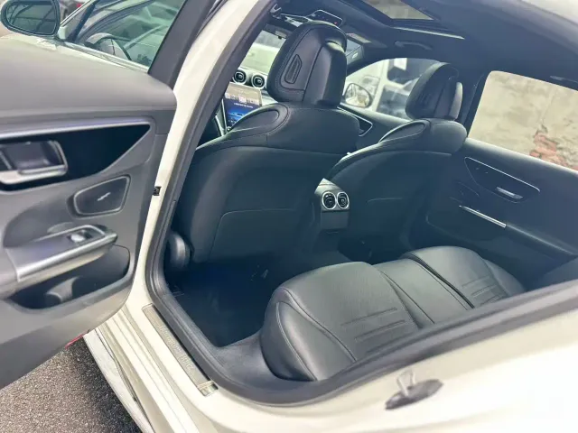 Mercedes-Benz C-Class — Фото автомобиля 4