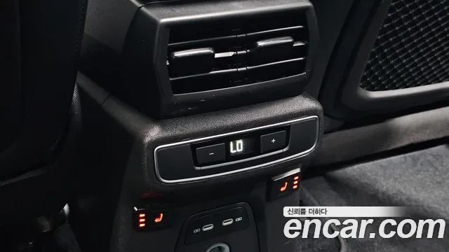 Audi Q4 e-tron — Фото автомобиля 16