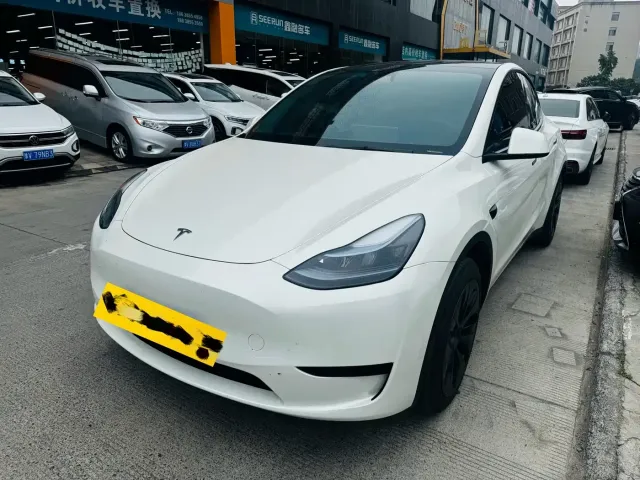 Фотография автомобиля — Tesla Model Y