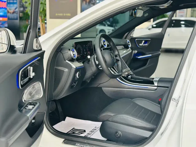 Mercedes-Benz C-Class — Фото автомобиля 4