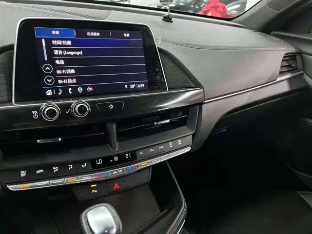 Cadillac CT4 — Фото автомобиля 10
