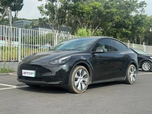 Фотография автомобиля — Tesla Model Y
