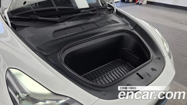 Tesla Model Y — Фото автомобиля 6