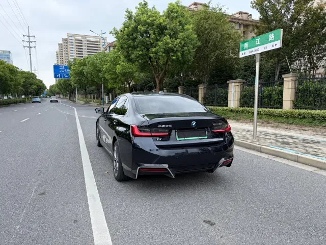 BMW i3 — Фото автомобиля 4